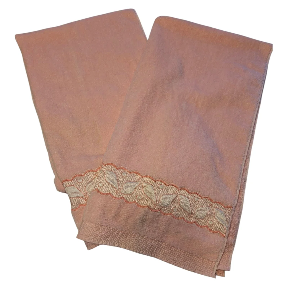 Luxurious Pink Bath Towels with Lace Trim